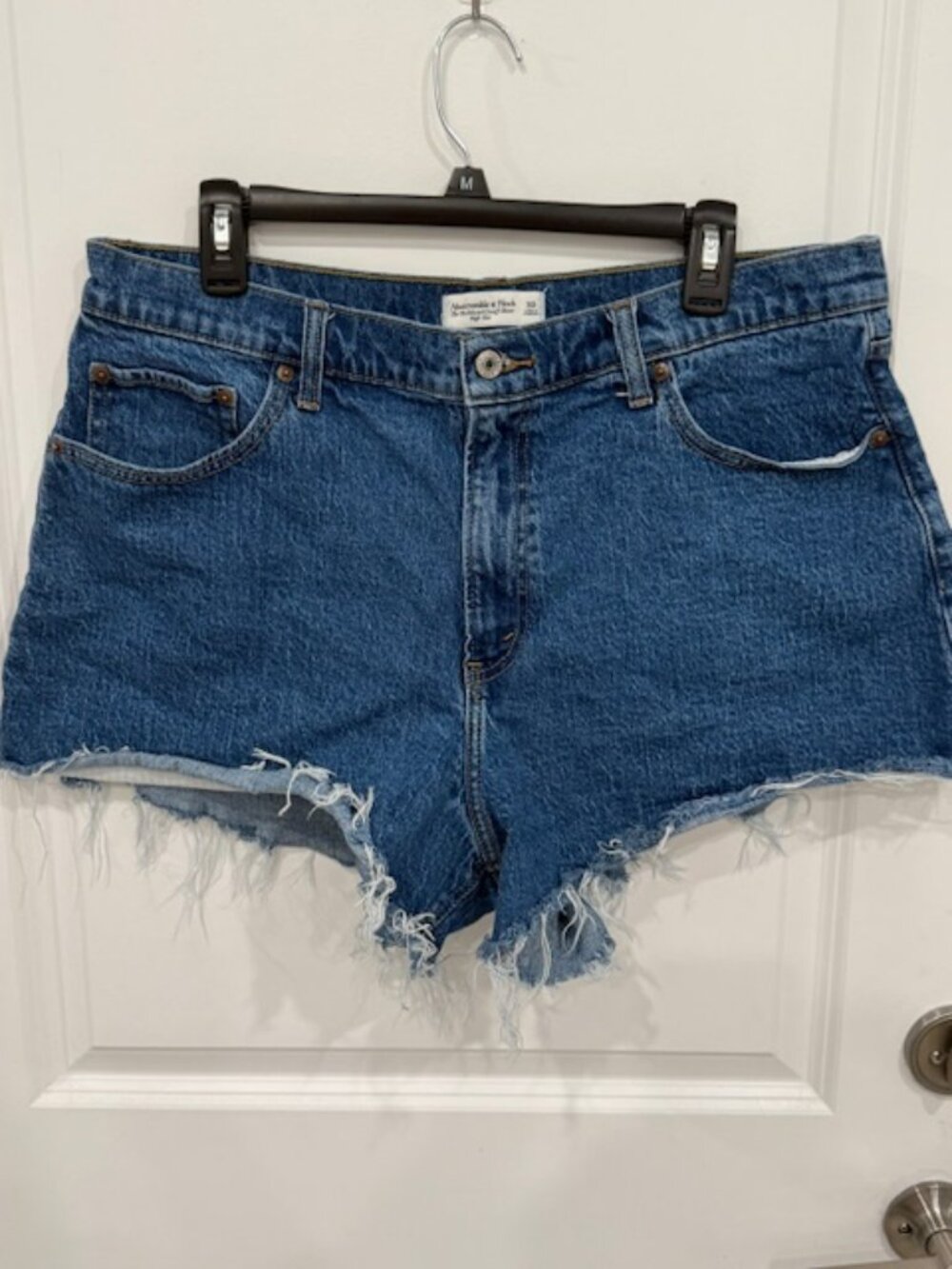 Abercrombie & Fitch The 90s Relaxed Cutoff Short High Rise